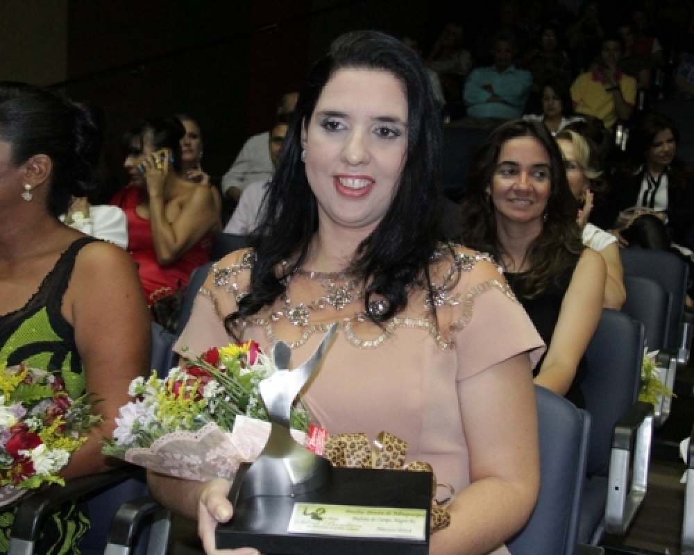 Prefeita Pauline Pereira foi homenageada com o prêmio Selma Bandeira