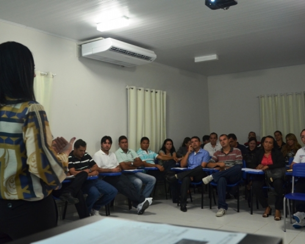 Prefeita Pauline Pereira reúne gestores para traçar metas para os próximos meses