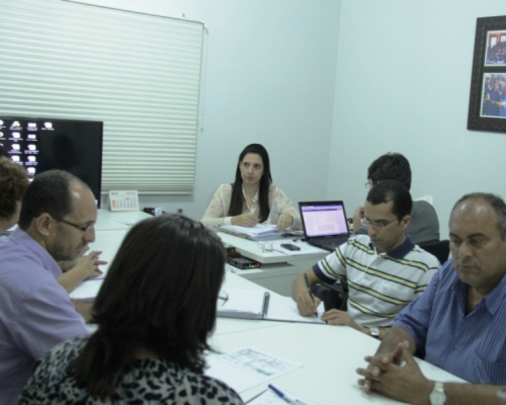 Em reunião com o SINTEAL Prefeitura apresenta dados sobre aumento salarial da educação