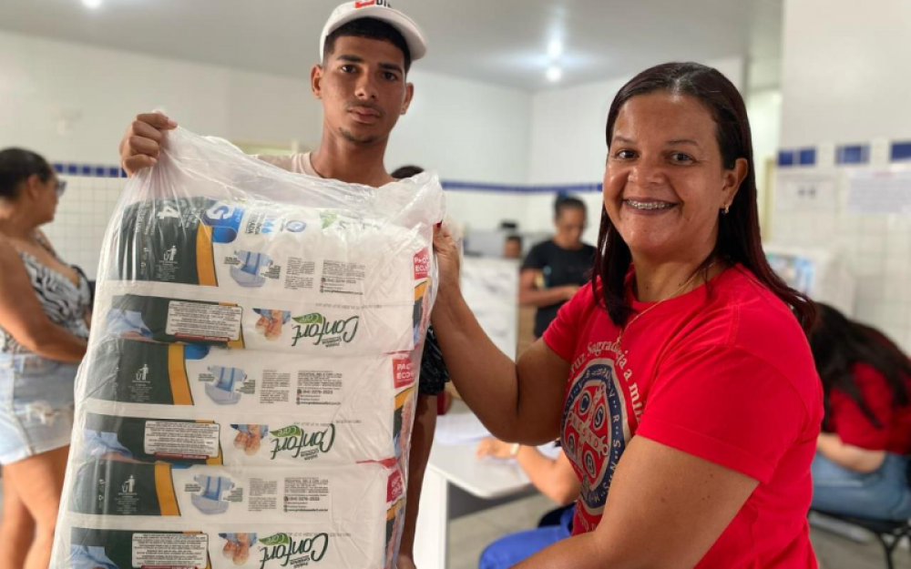 Secretaria de Saúde realizou entrega de fraldas geriátricas para pacientes de Luziápolis
