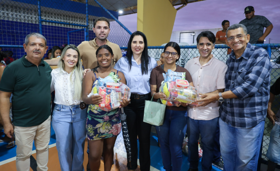 Prefeita Pauline Pereira realizou a distribuição de mais 2.500 cestas básicas pelo programa ...