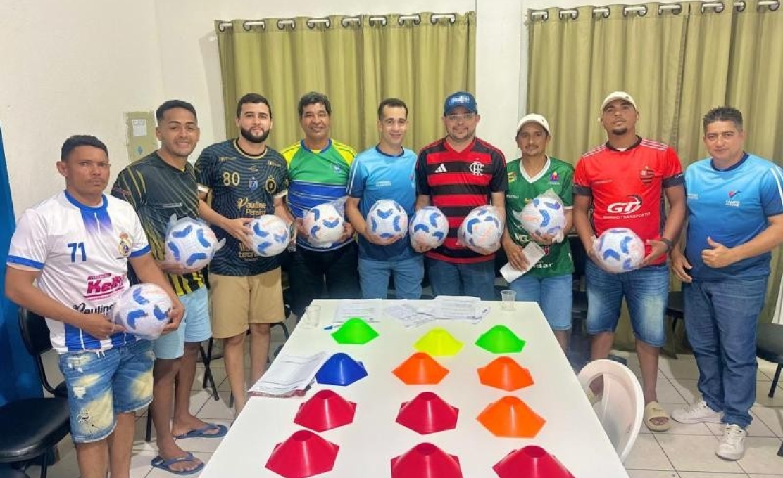 Secretaria de Esportes realizou reunião com as equipes que participarão do Campeonato Municip...