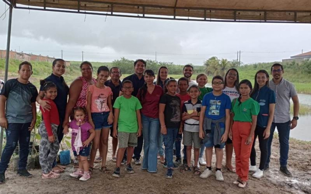 Adolescentes do Projeto Fortalecendo vínculos participou da ação 