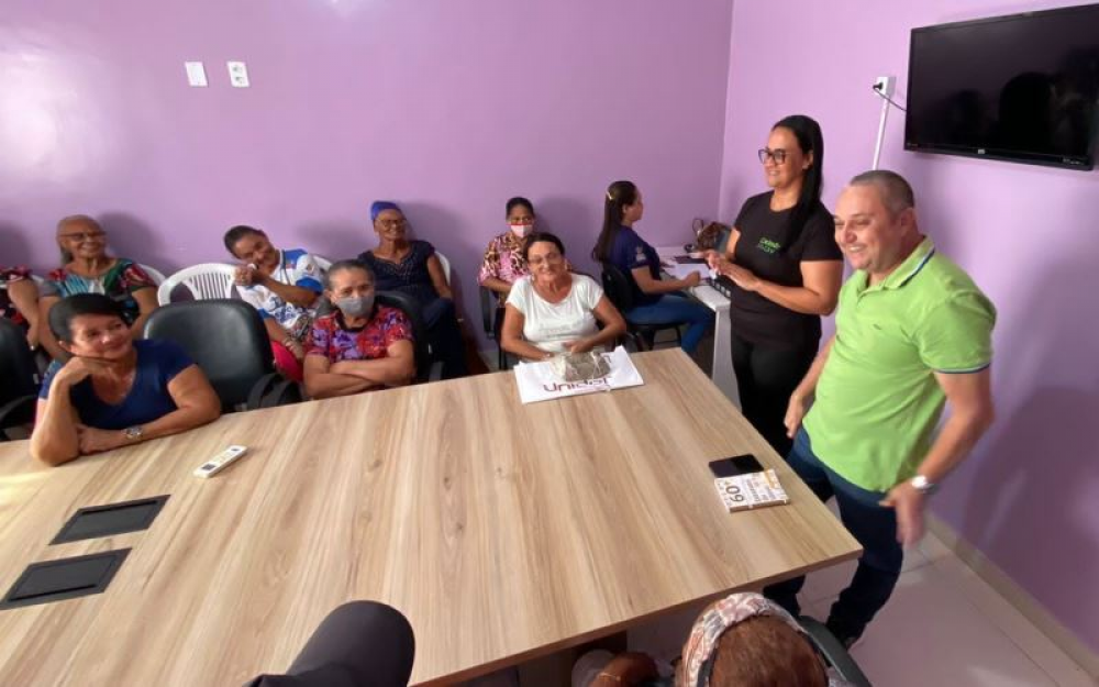 Equipe do Cadastro Único realiza Roda de conversa com idosos do Grupo da Melhor Idade