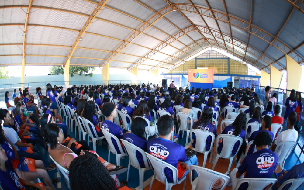 Mais de 300 estudantes participaram da aula inaugural do Cursinho de Olho no ENEM 2025 em Campo Alegre 