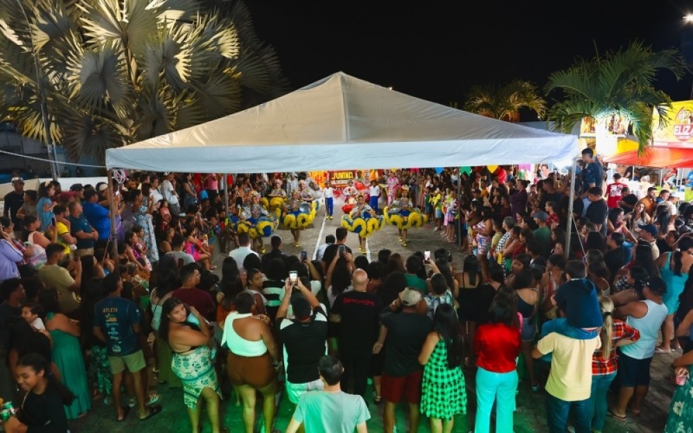 Segunda noite da Caravana do Forró 2026 levou apresentações de quadrilhas juninas e shows de Forró ao Conjunto Olival Te