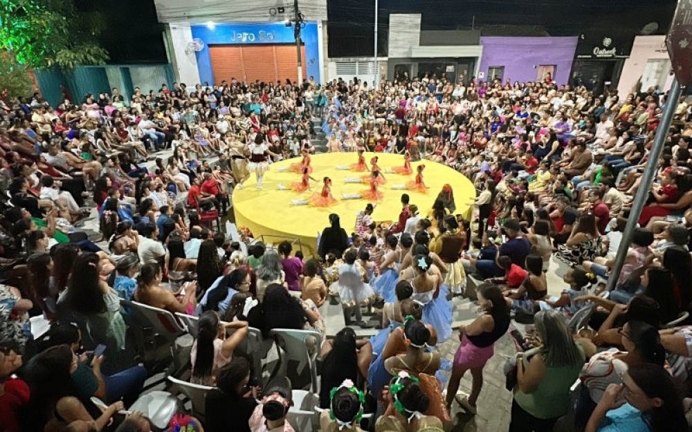 Parada Natalina e Belíssimas apresentações marcam a Primeira noite do Natal Iluminado 2025 em Campo Alegre