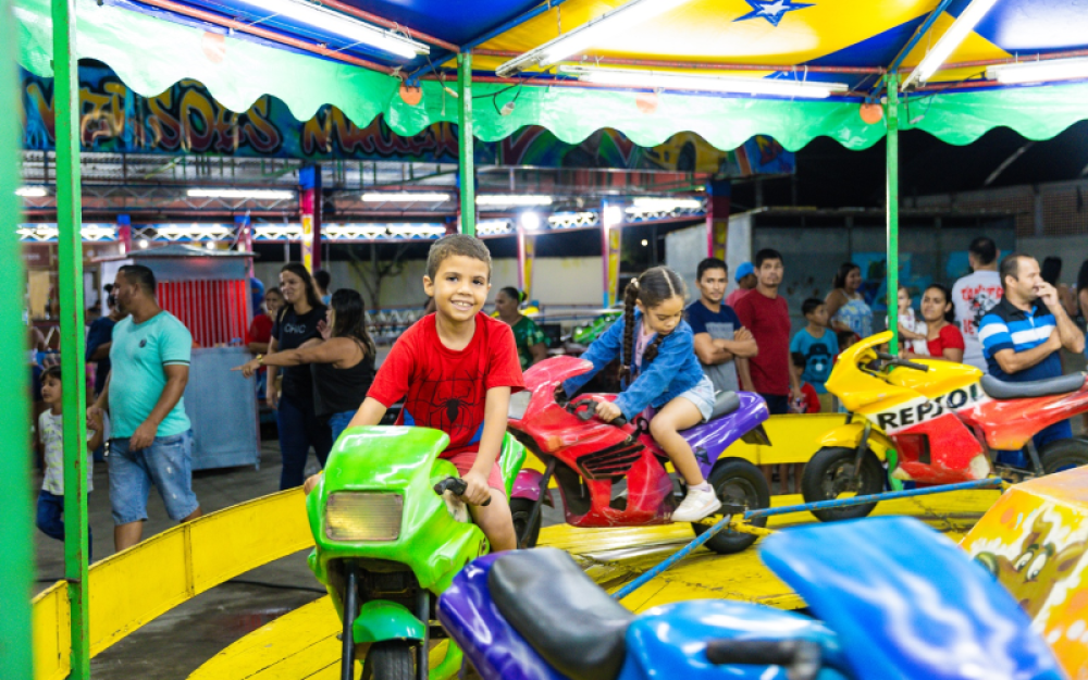Semana da Criança: Estudantes de Campo Alegre tem noite especial no Parque de Diversões