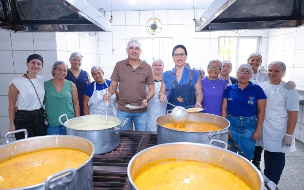 Beneficiários das Casas da Sopa da Sede e Luziápolis recebem cardápio especial na Semana Santa