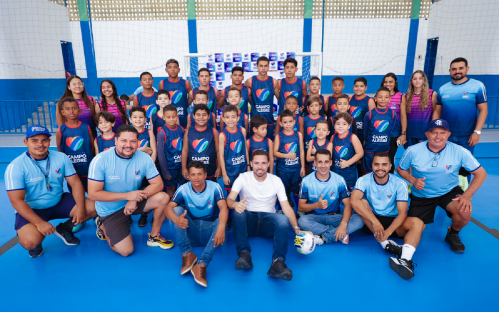Prefeitura de Campo Alegre entrega novos uniformes para mais de 800 alunos das Escolinhas SEMEL