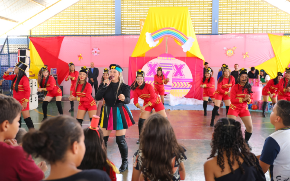Semana da Criança: Escola Maria Lourinete Porto Guimarães apresentou mais uma edição do Espetáculo Xuxa Park