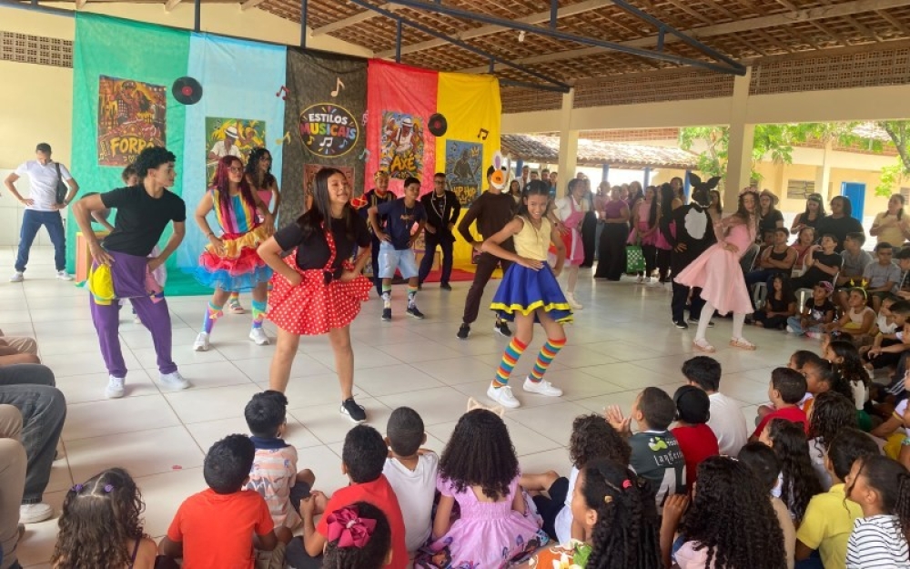Grupo Contadores de Histórias participa da programação da semana das crianças nas instituições de ensino