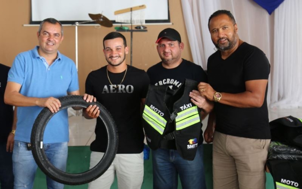 Prefeitura de Campo Alegre promoveu momento de confraternização em comemoração ao Dia do Mototaxista 