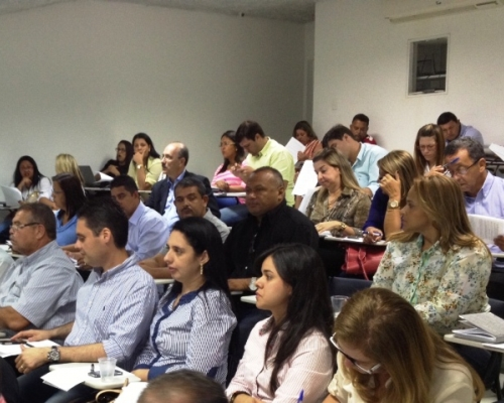 Prefeita Pauline Pereira participou de reunião sobre a implantação do Programa Amigo Trabalhador