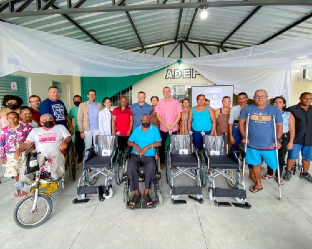 Prefeitura e Adefical entregam equipamentos de locomoção na abertura do Agosto verde 