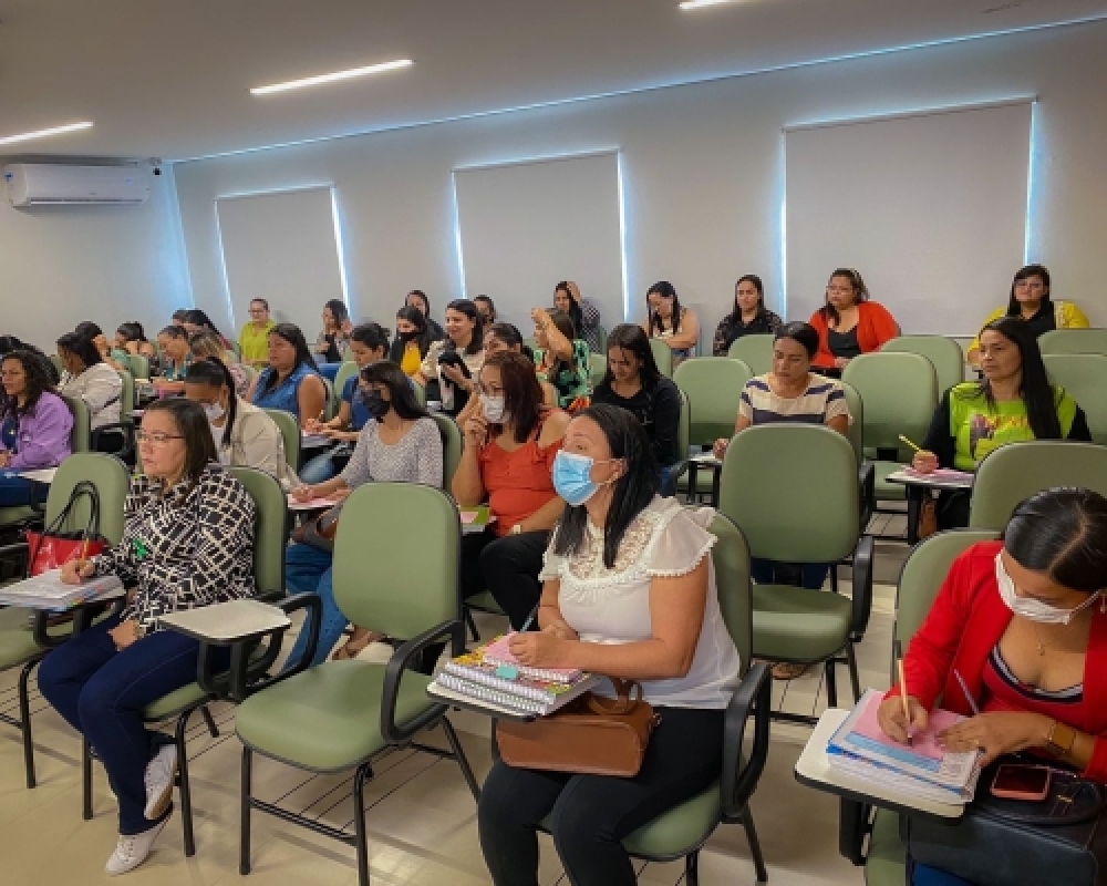 Secretaria de Educação realiza formação para professores em parceria com a Aprender Editora