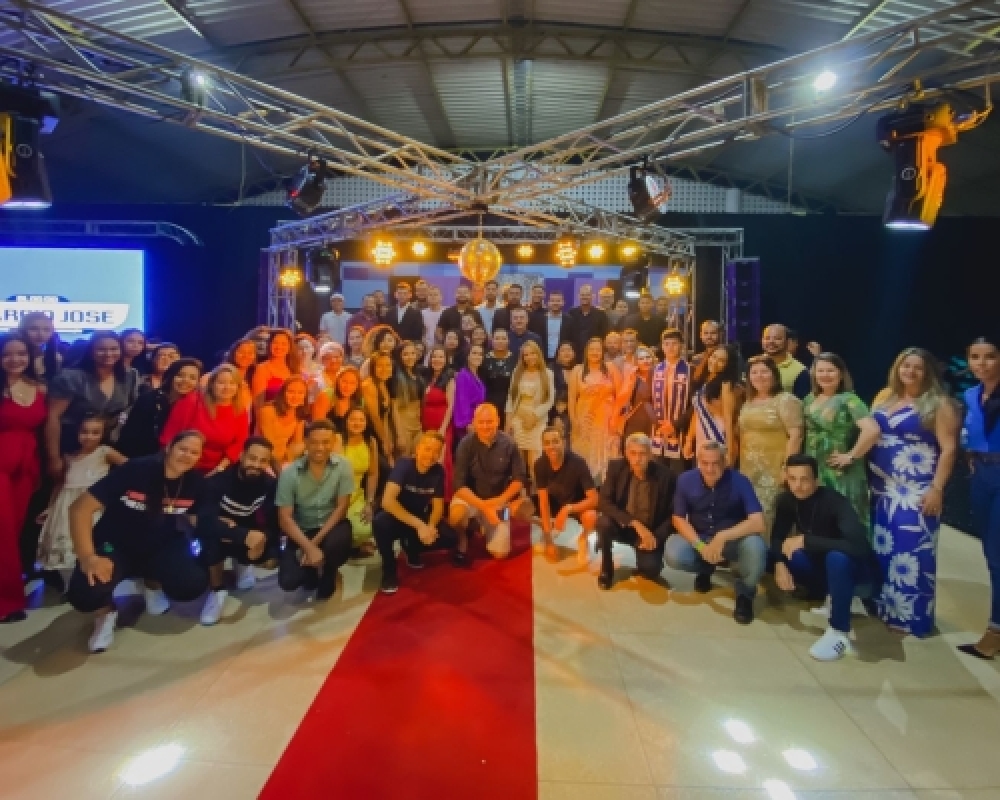 Escola Hildebrando realizou mais uma edição do Tradicional Baile Estudantil e elegeu o casal 2022