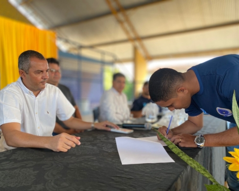 Prefeito Nicolas Pereira empossa novos Guardas Municipais convocados pelo Concurso Público 