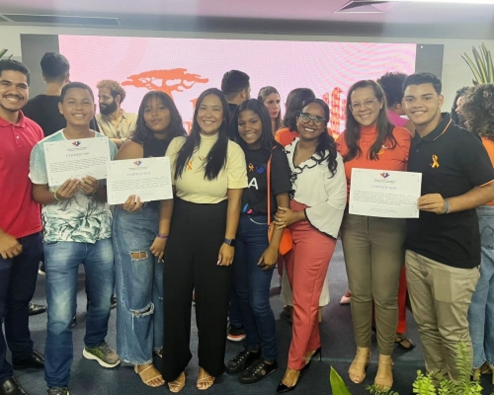 Representantes e Campo Alegre participaram de encontro estadual em alusão a Campanha do Maio Laranja