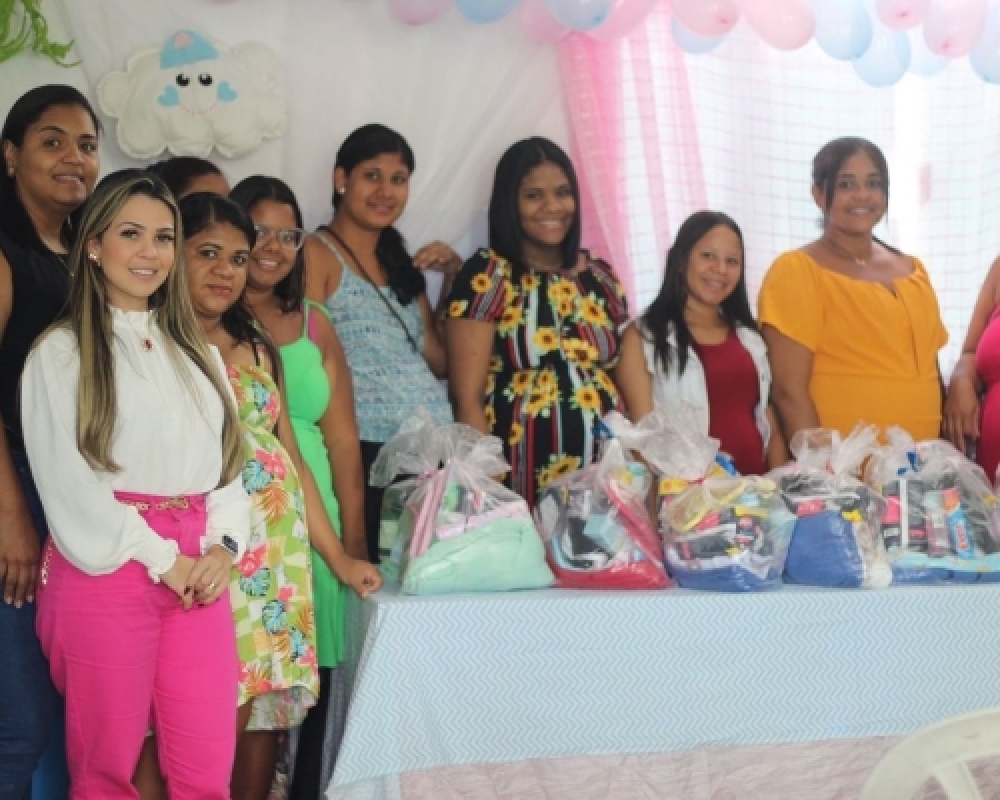 Secretaria da Mulher realizou a distribuição de enxovais para grupo de gestantes de Luziápolis