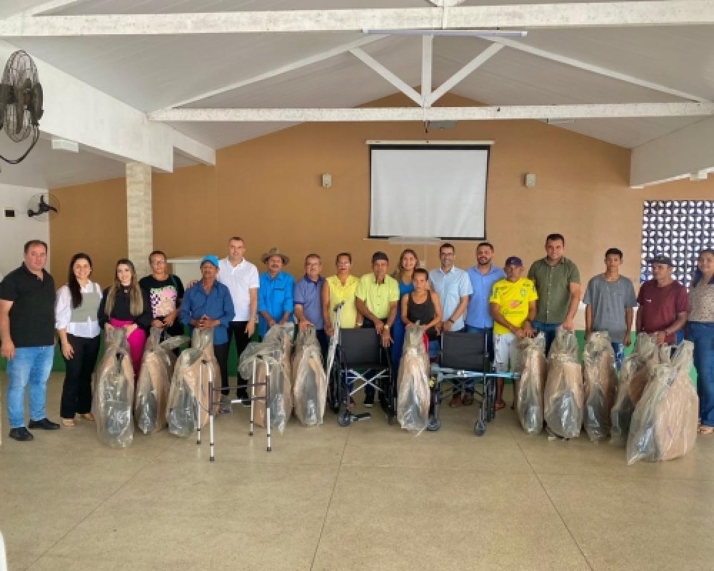 Prefeito Nicolas Pereira realizou mais uma entrega de equipamentos auxiliares de locomoção