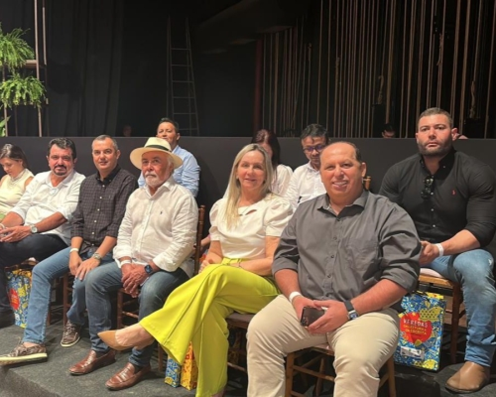 Prefeita Nicolas Pereira assina adesão de Campo Alegre nas ações do programa Escola 10