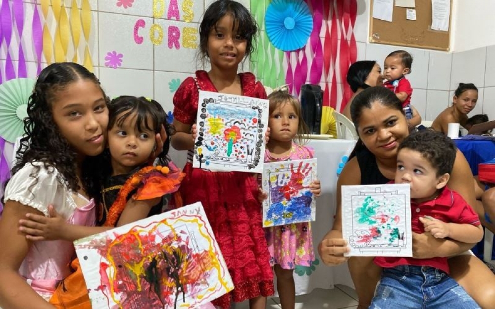 Programa Criança Feliz realizou Festa das Cores em alusão ao carnaval