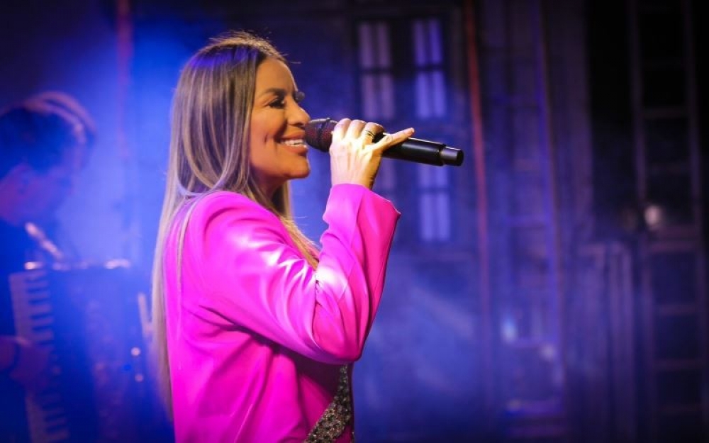 Shows com Walkyria Santos e artistas locais foram à atração da festa do Bairro Pimenteira