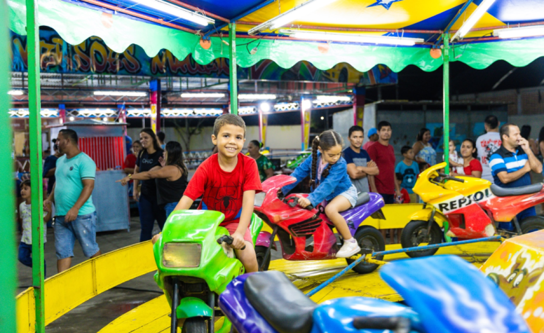 Semana da Criança: Estudantes de Campo Alegre tem noite especial no Parque de Diversões