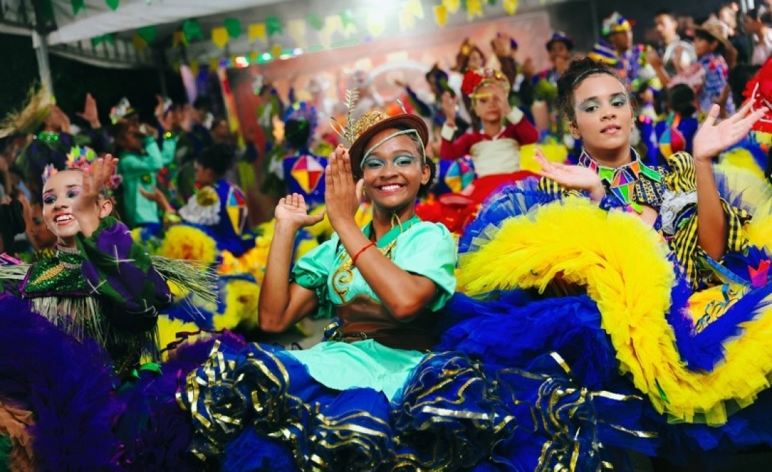 Apresentações de quadrilhas juninas e shows de forró marcam a abertura da Caravana do Forró...