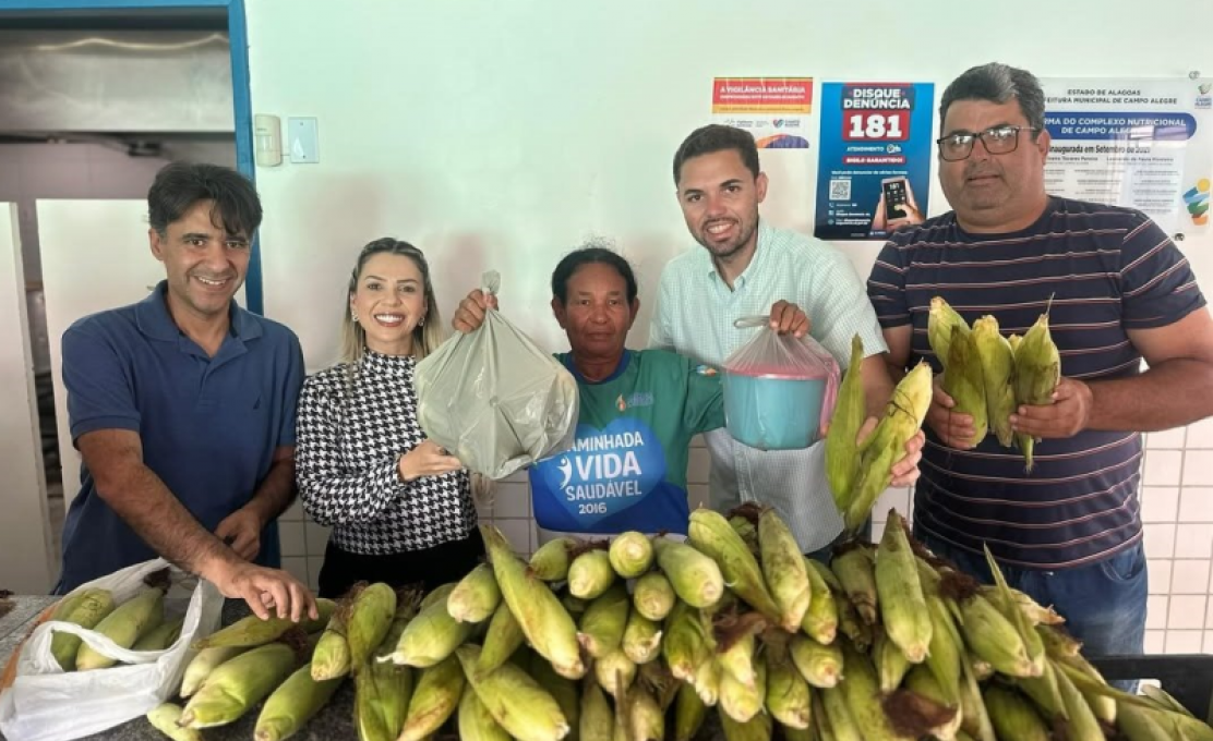 Prefeitura distribui 20 mil espigas de milho nos 3 complexos nutricionais , escolas e setores d...